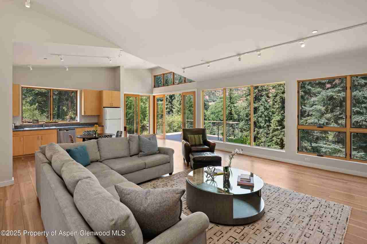 768 Kings Lake Rd - Photo 6 of 42