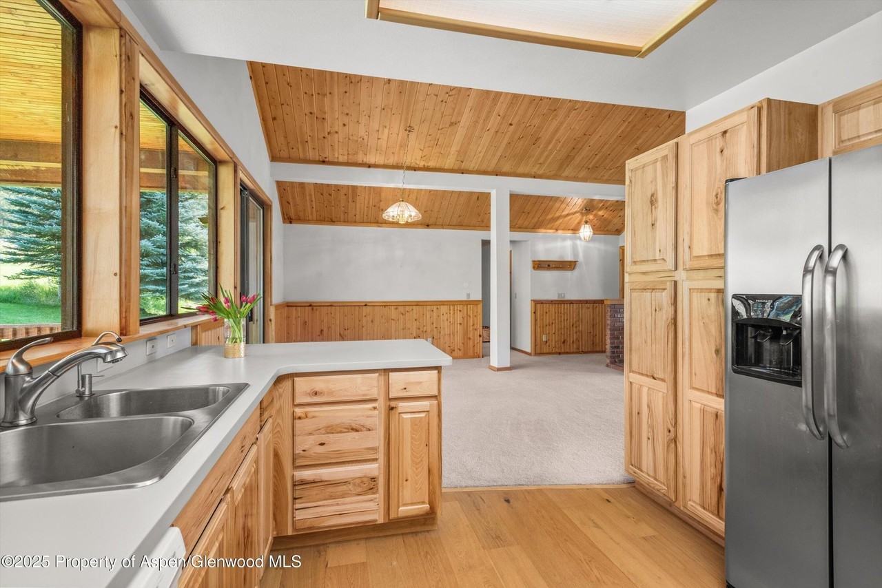 17 Dakota Ct - Photo 3 of 44