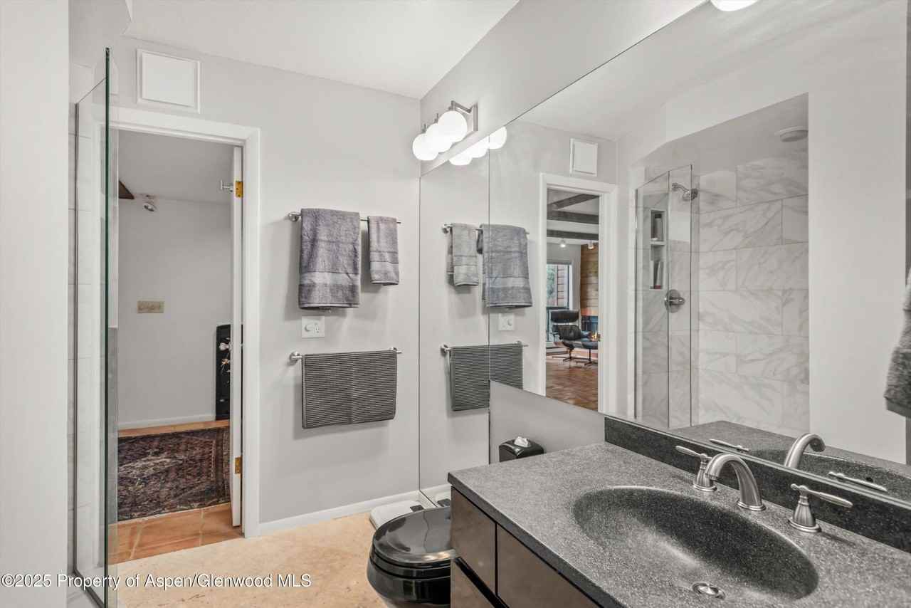 824 E Hopkins Ave Unit 102 #102AND202 - Photo 4 of 19