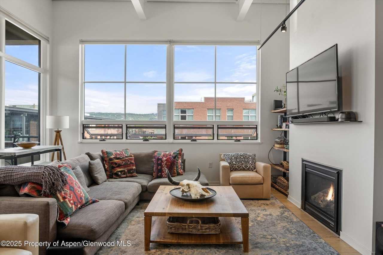 361 Robinson St Unit 308 #308 - Photo 5 of 23