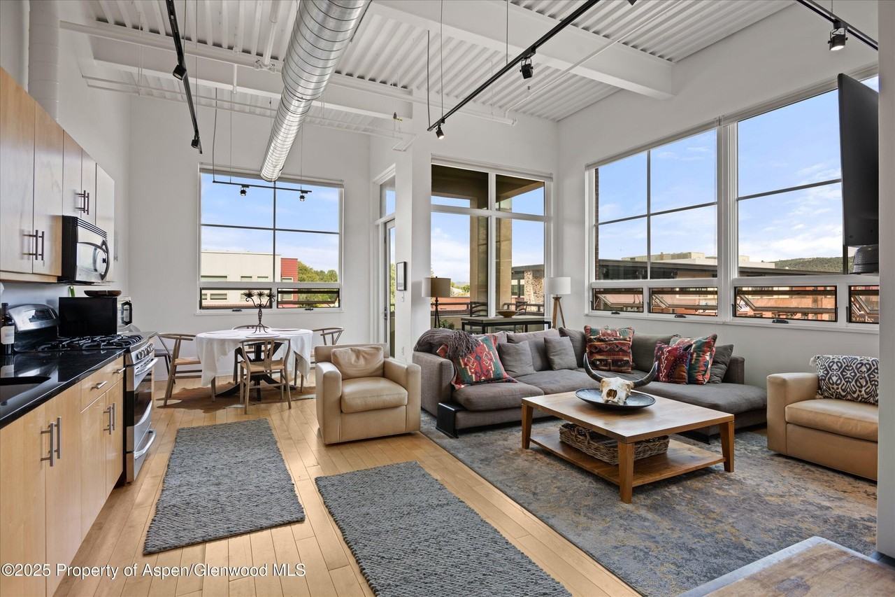 361 Robinson St Unit 308 #308 - Photo 7 of 23