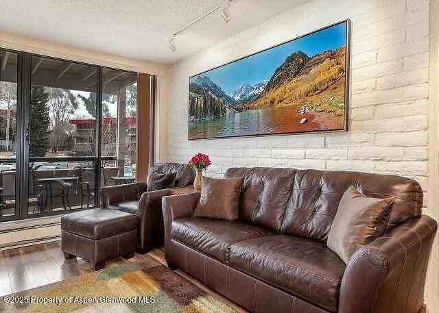 313 Vine St Unit 313 #313 - Photo 6 of 18