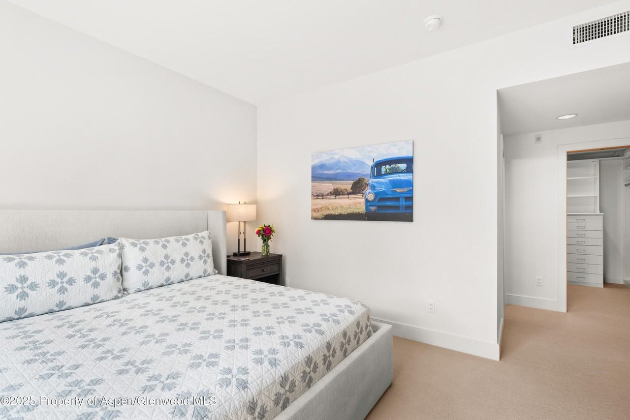 227 Midland Avenue #24 - Photo 5 of 12