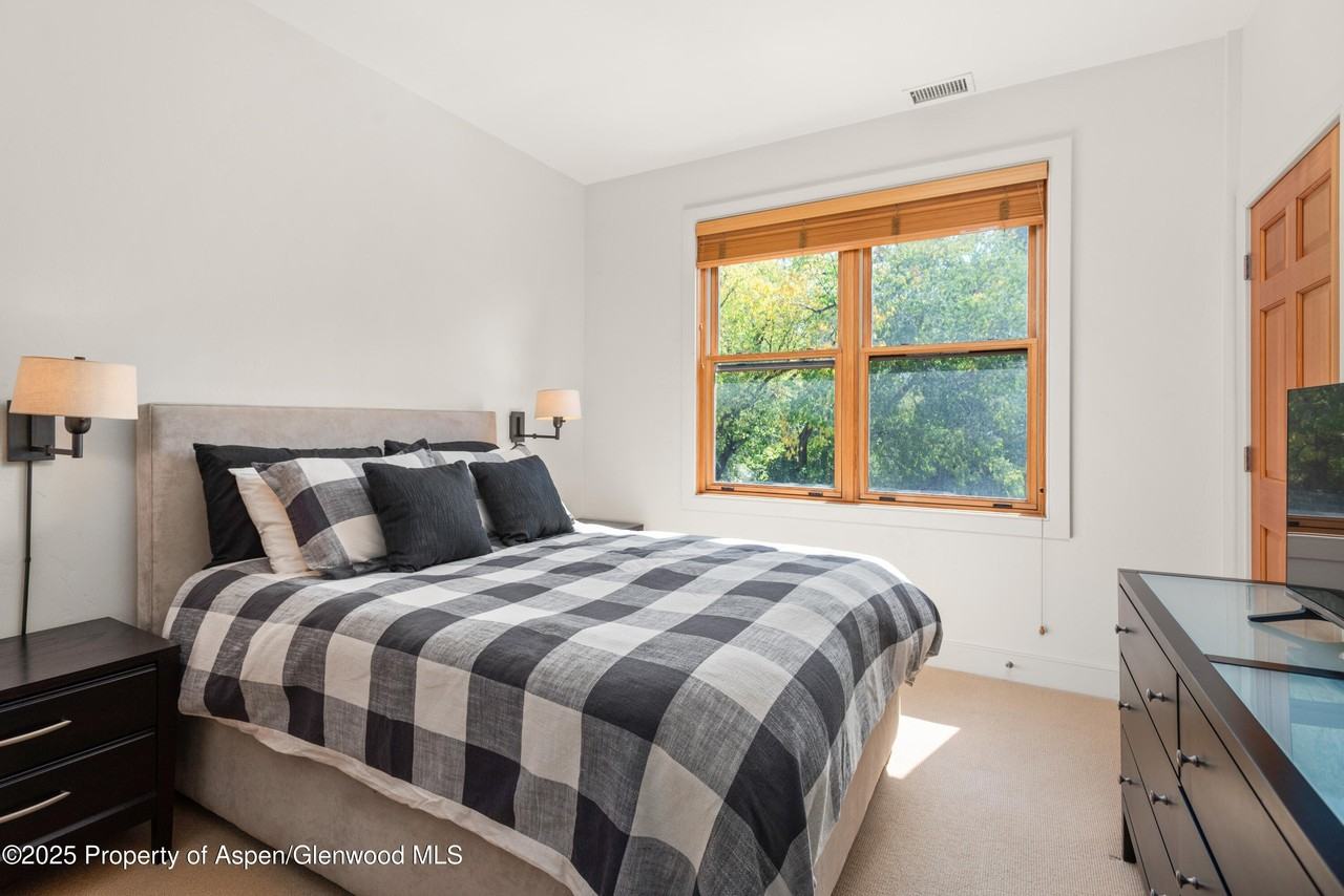 227 Midland Avenue #24 - Photo 6 of 12