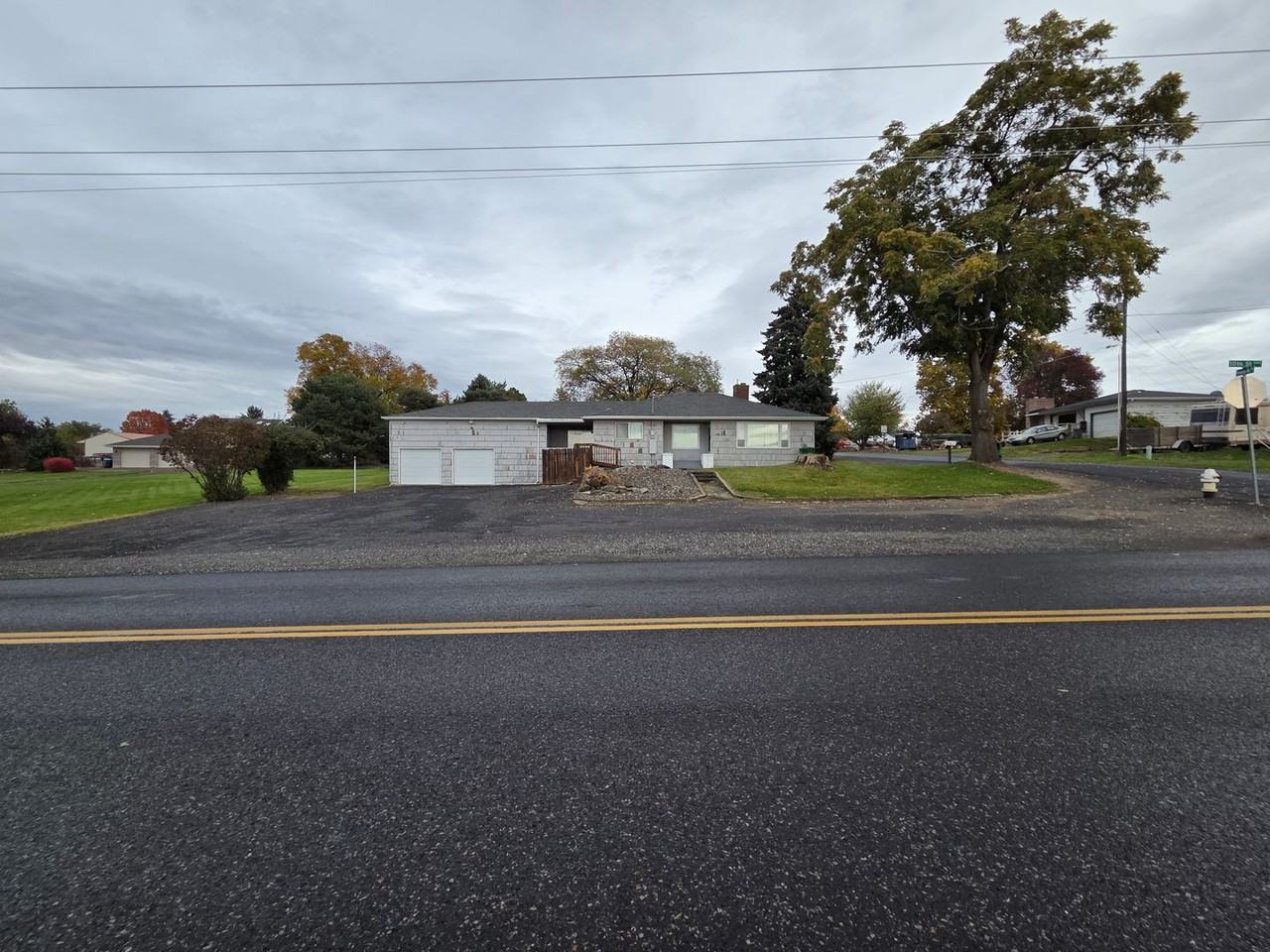 1003 Powers Ave - Photo 2 of 25