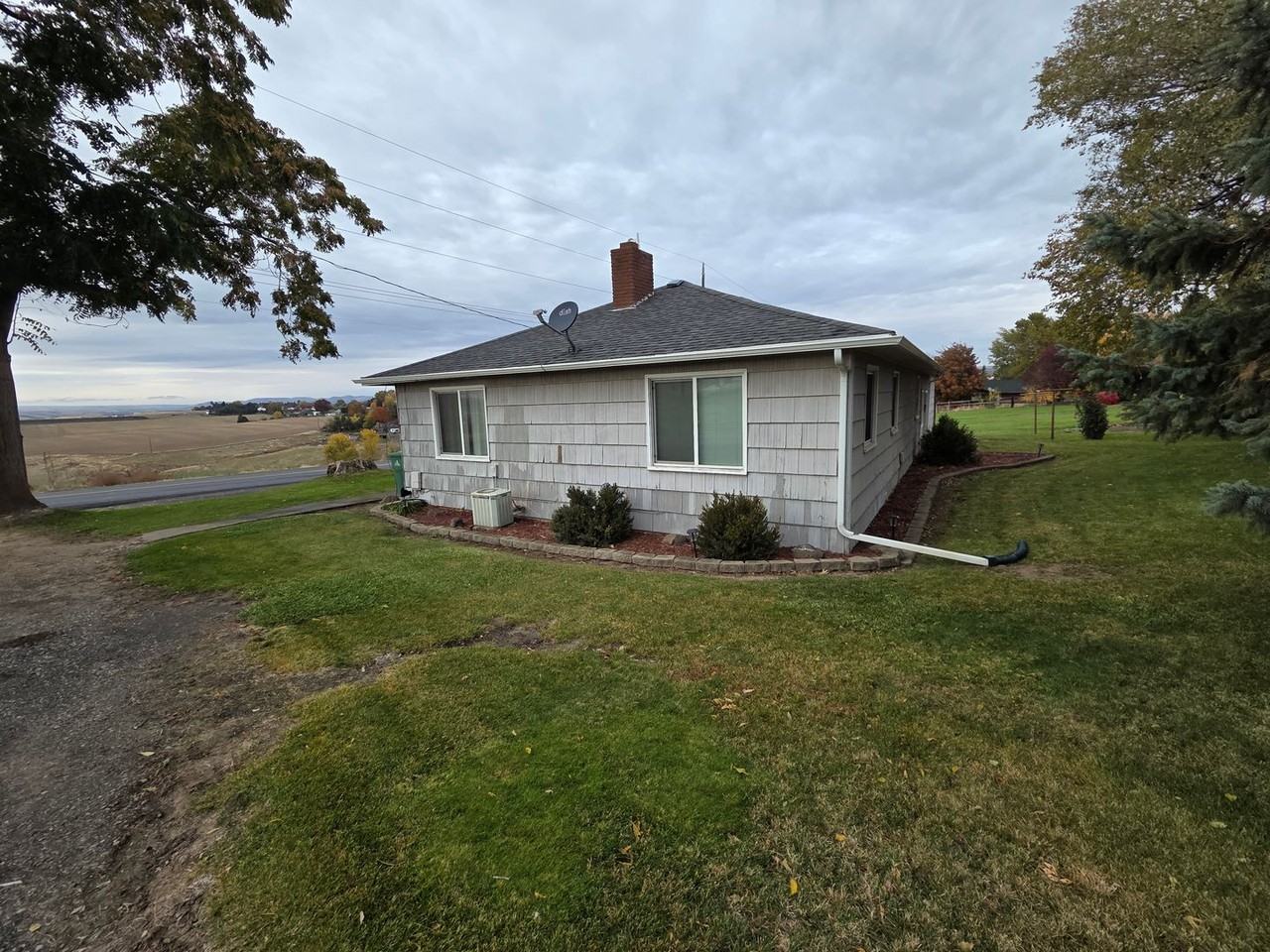 1003 Powers Ave - Photo 3 of 25