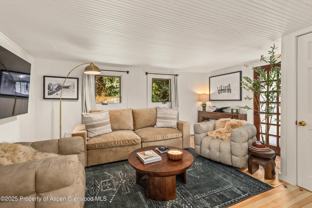 500 500 W Francis Street unit: Carriage House - Photo 1 of 1