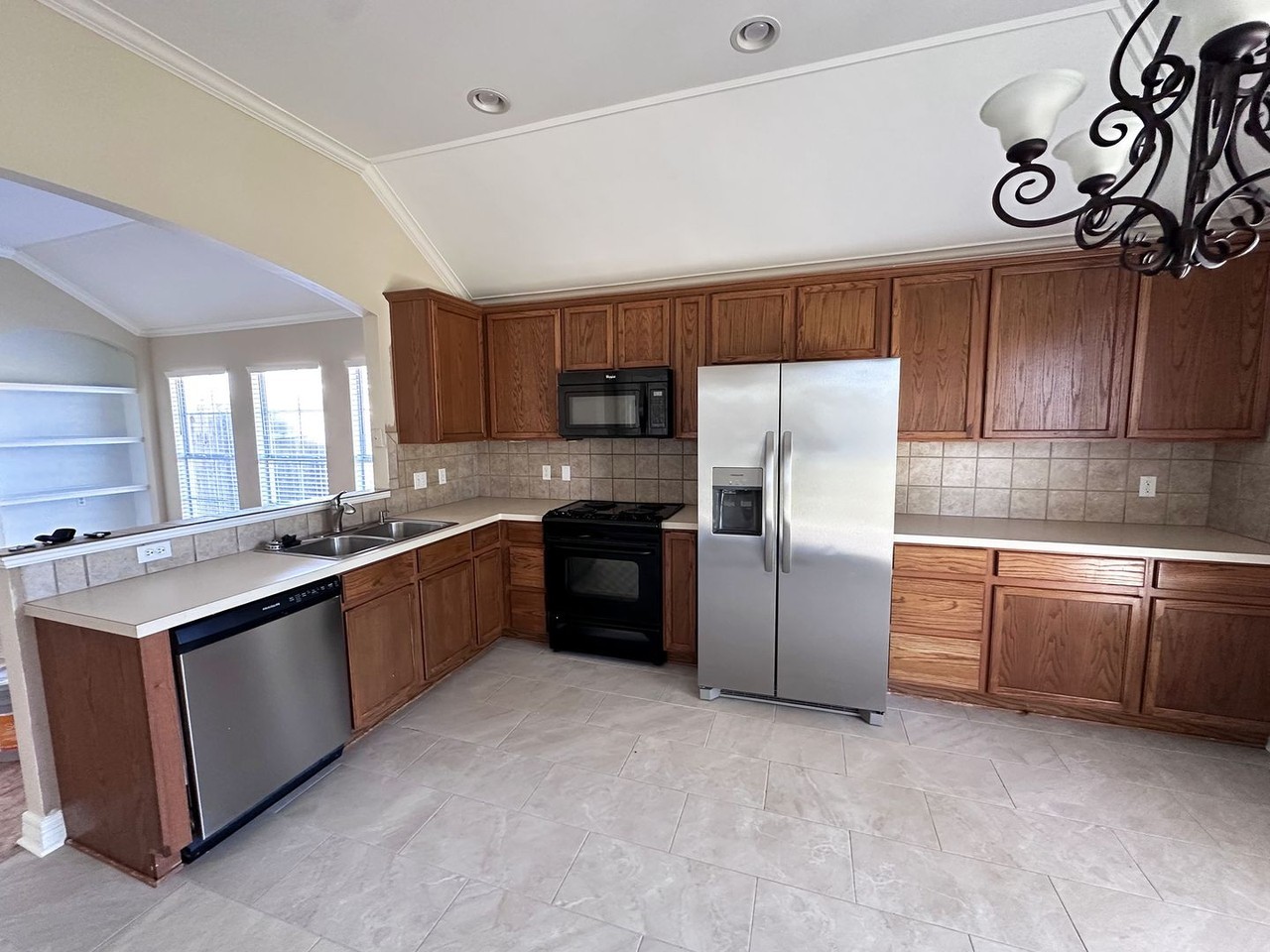 505 Gaston Cir - Photo 3 of 14