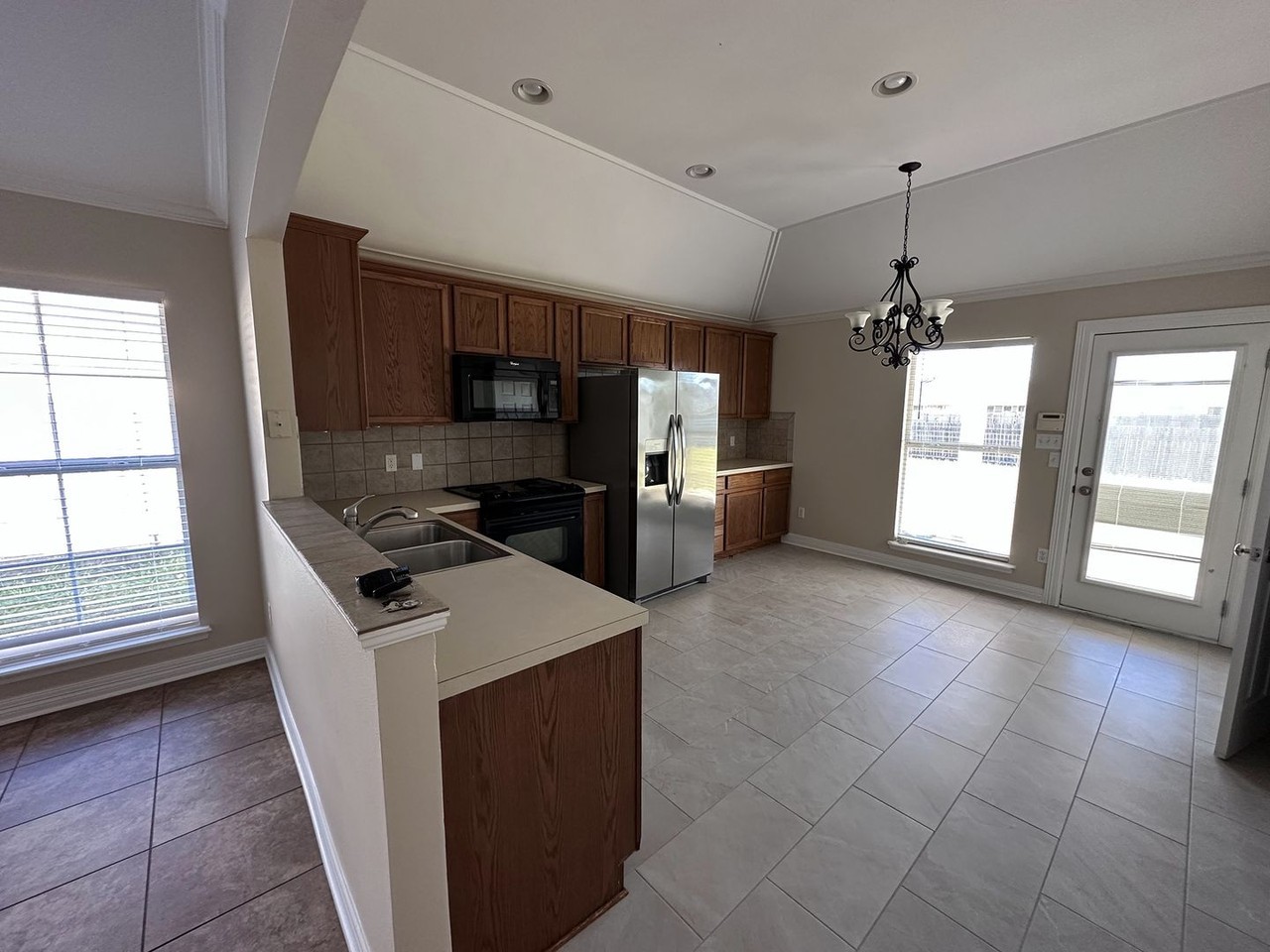505 Gaston Cir - Photo 4 of 14