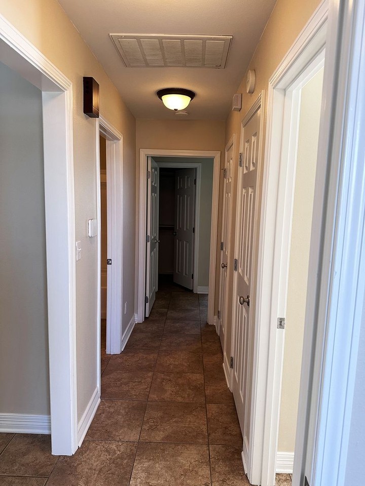 505 Gaston Cir - Photo 7 of 14