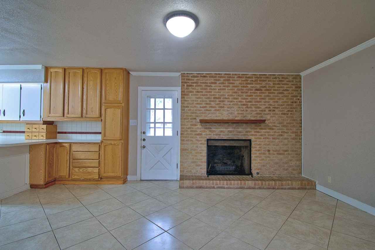 11907 Oak Trl - Photo 6 of 23