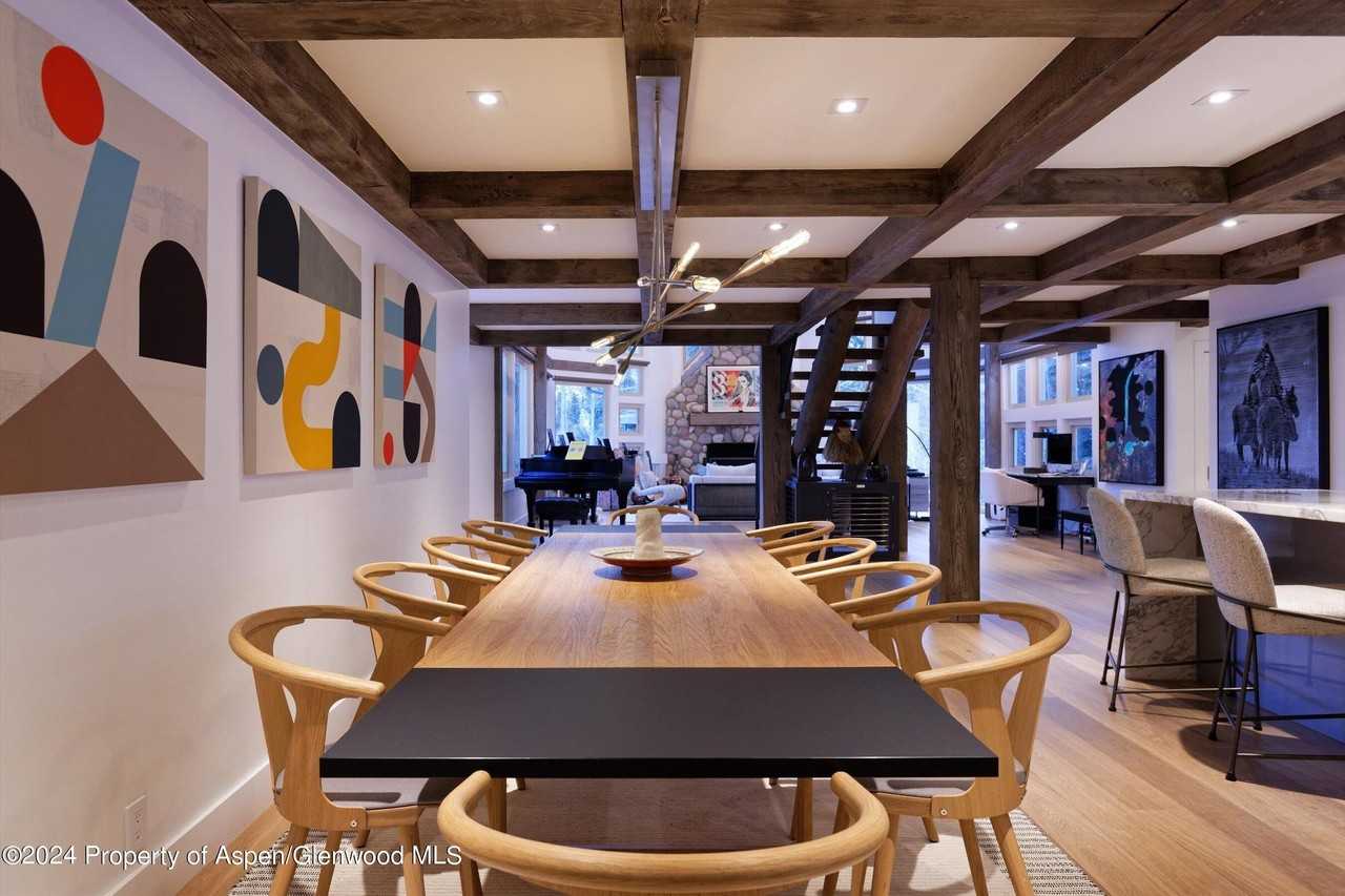 123 Larkspur Ln - Photo 7 of 31