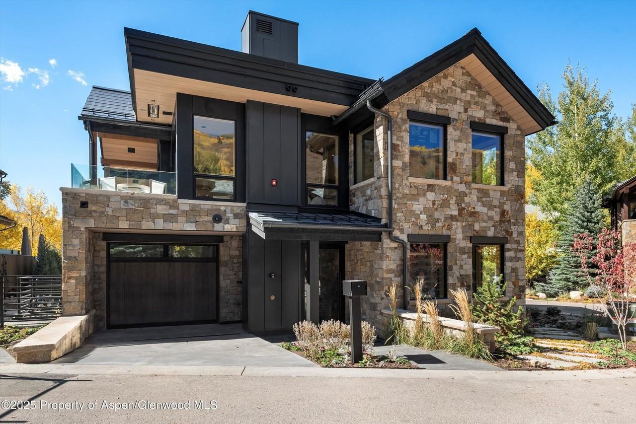 543 Walnut St Unit B #B - Photo 4 of 25