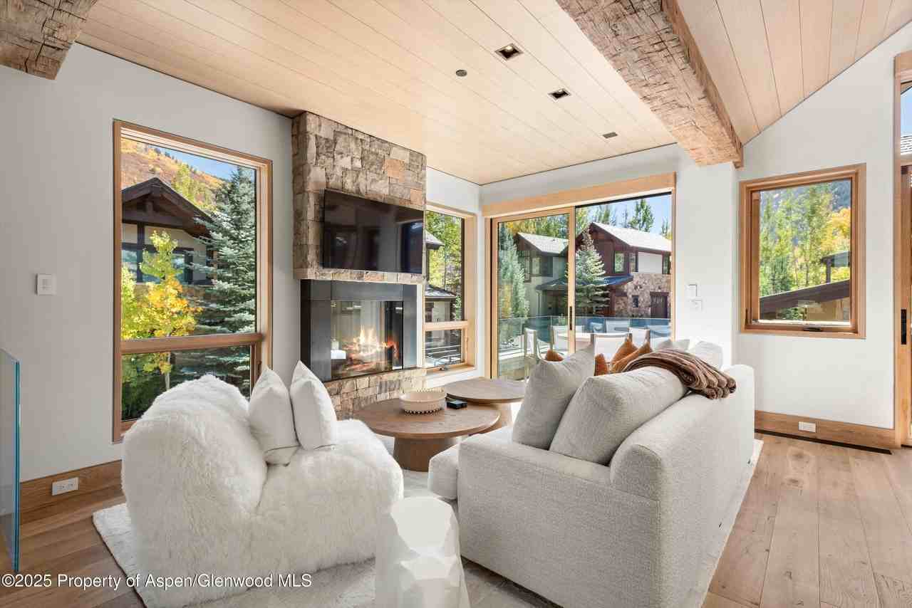 543 Walnut St Unit B #B - Photo 5 of 25