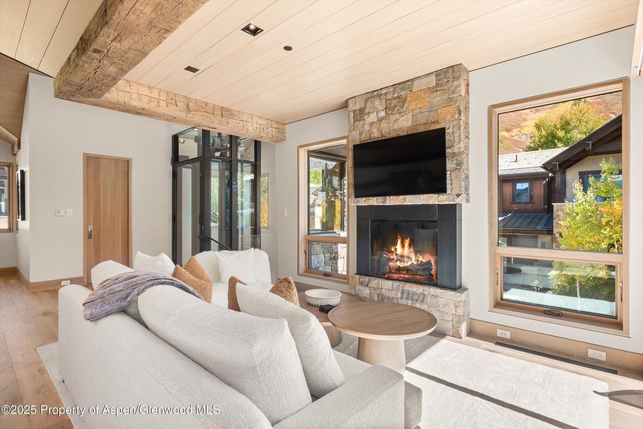 543 Walnut St Unit B #B - Photo 7 of 25