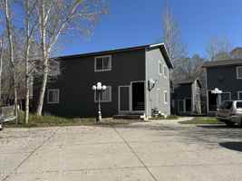 featured image of 1333 E Victory Way