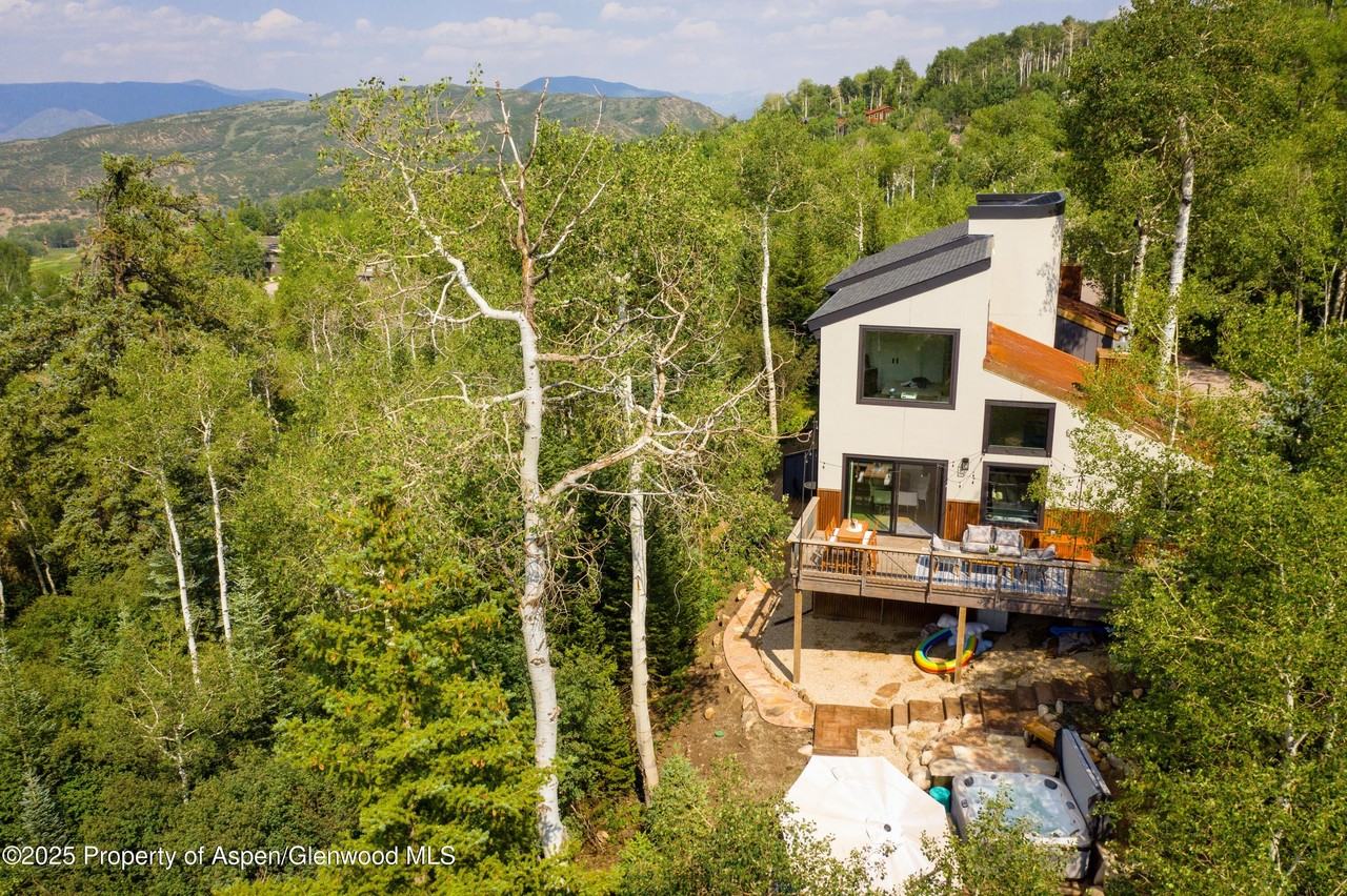 145 N Ridge Ln Unit 2 #2 - Photo 4 of 22