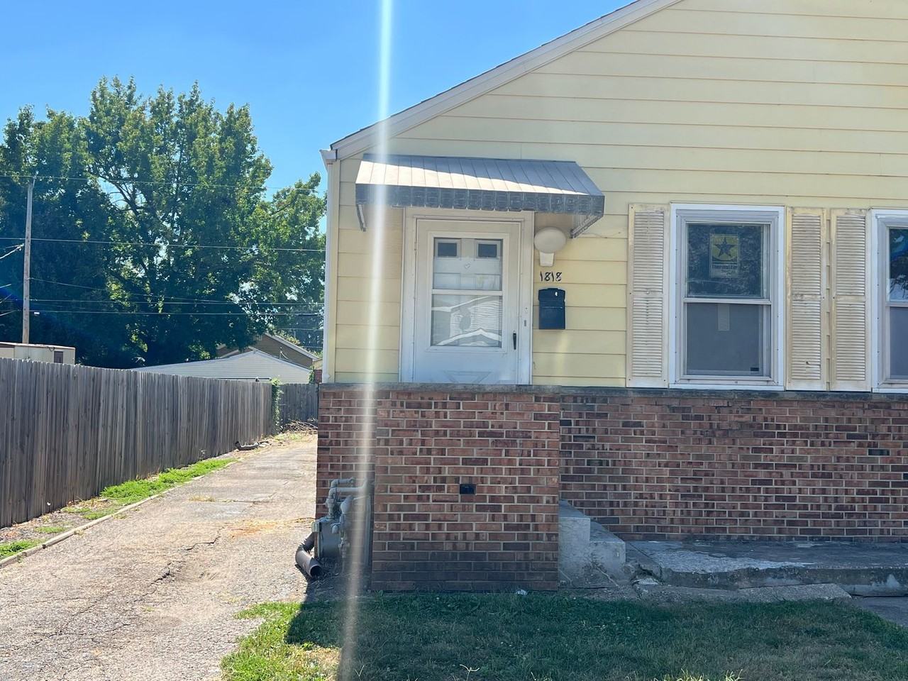 1816 Watch Avenue - Photo 2 of 9