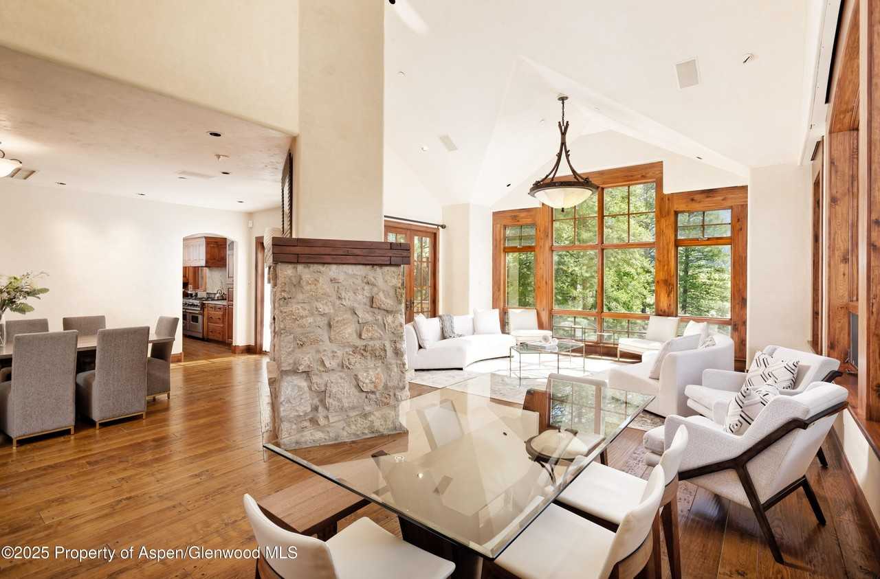 388 Exhibition Ln - Photo 7 of 41