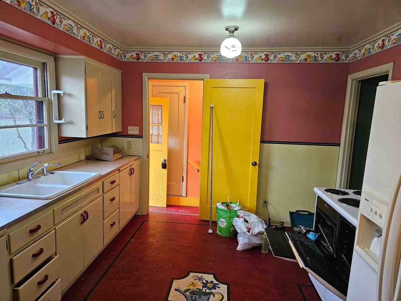 1710 Adams Avenue - Photo 2 of 15