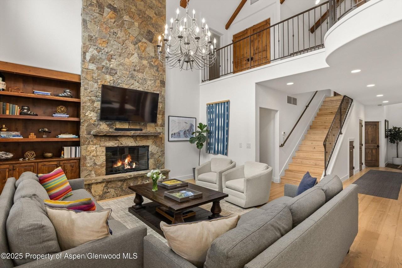 41 Choke Cherry Ct - Photo 3 of 32