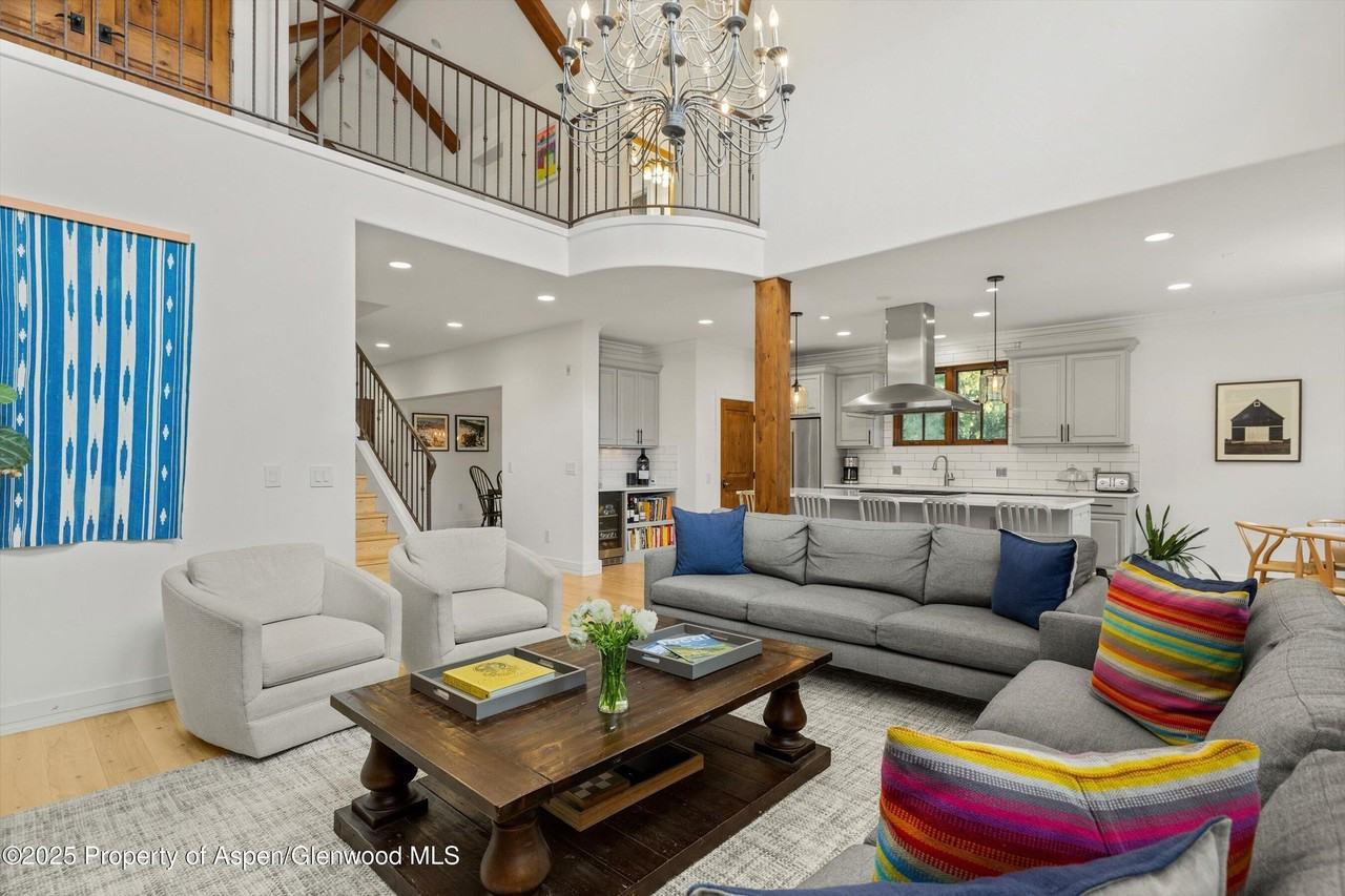 41 Choke Cherry Ct - Photo 4 of 32