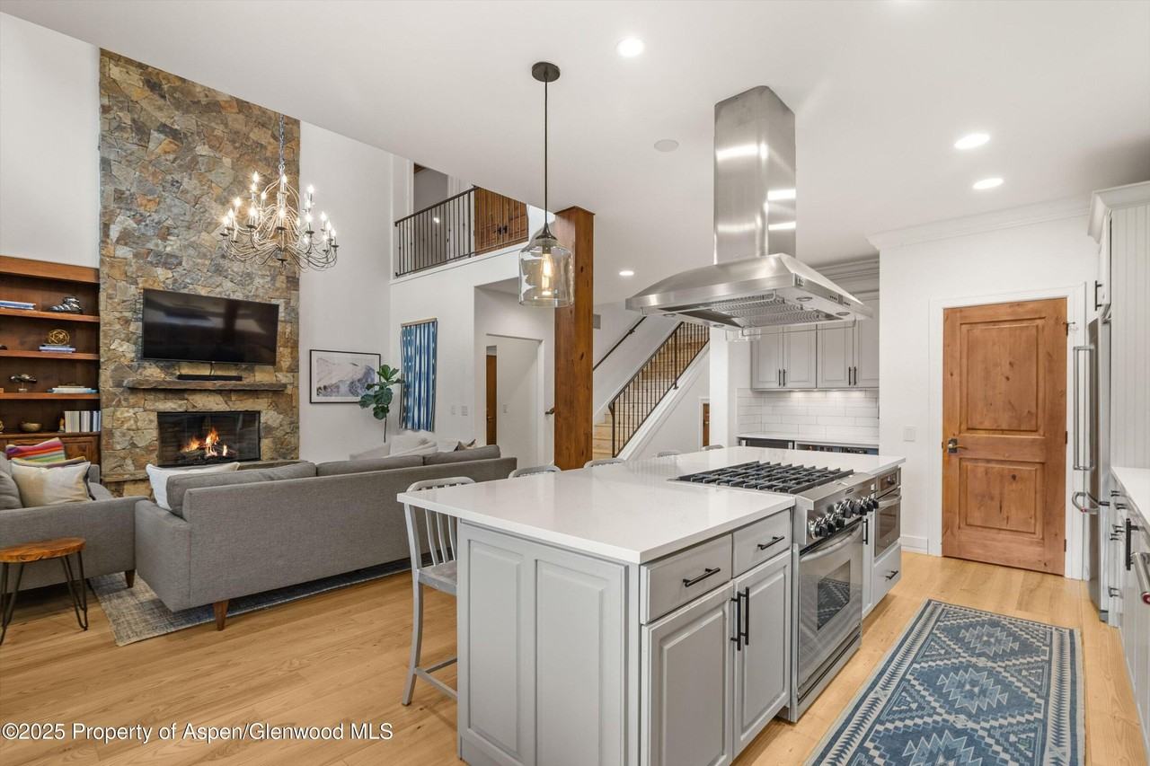 41 Choke Cherry Ct - Photo 6 of 32