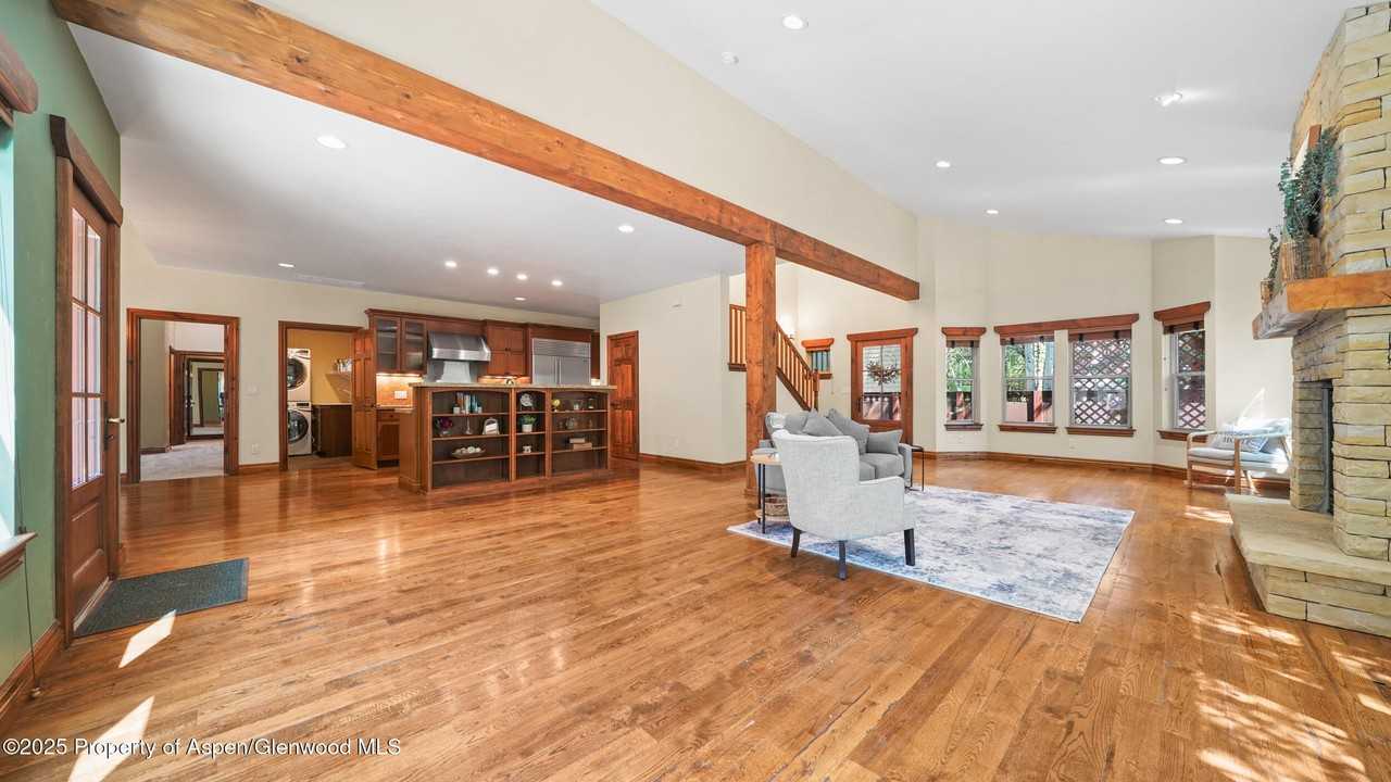 225 Juniper Court - Photo 2 of 5