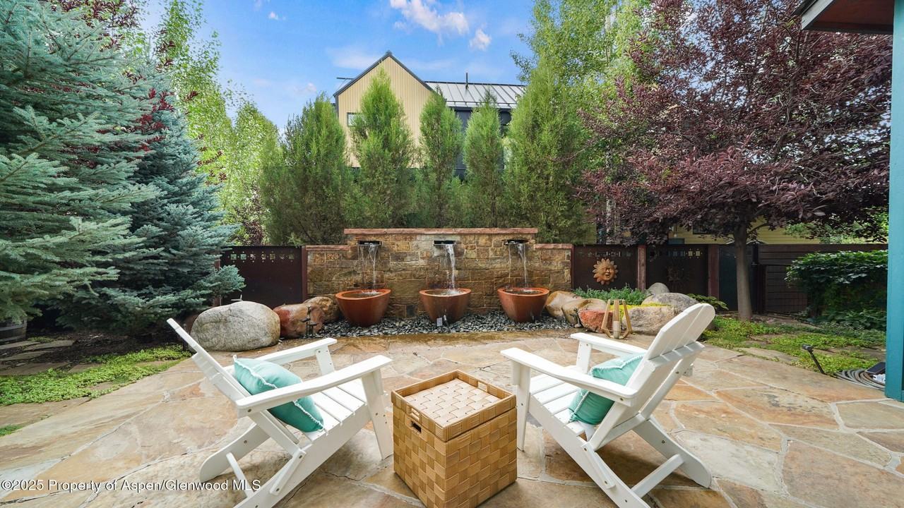 225 Juniper Court - Photo 5 of 5