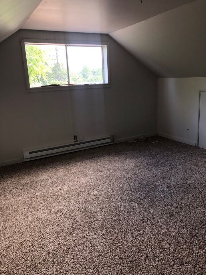 2189 Hilyard St - Photo 4 of 14