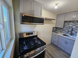 featured image of 1647 E 6th St