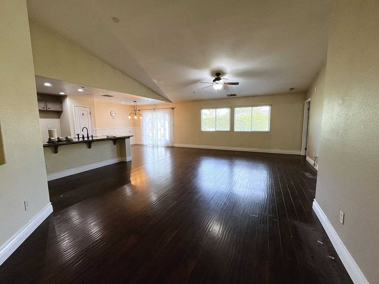 11622 Pacific Harbor Avenue - Photo 2 of 13