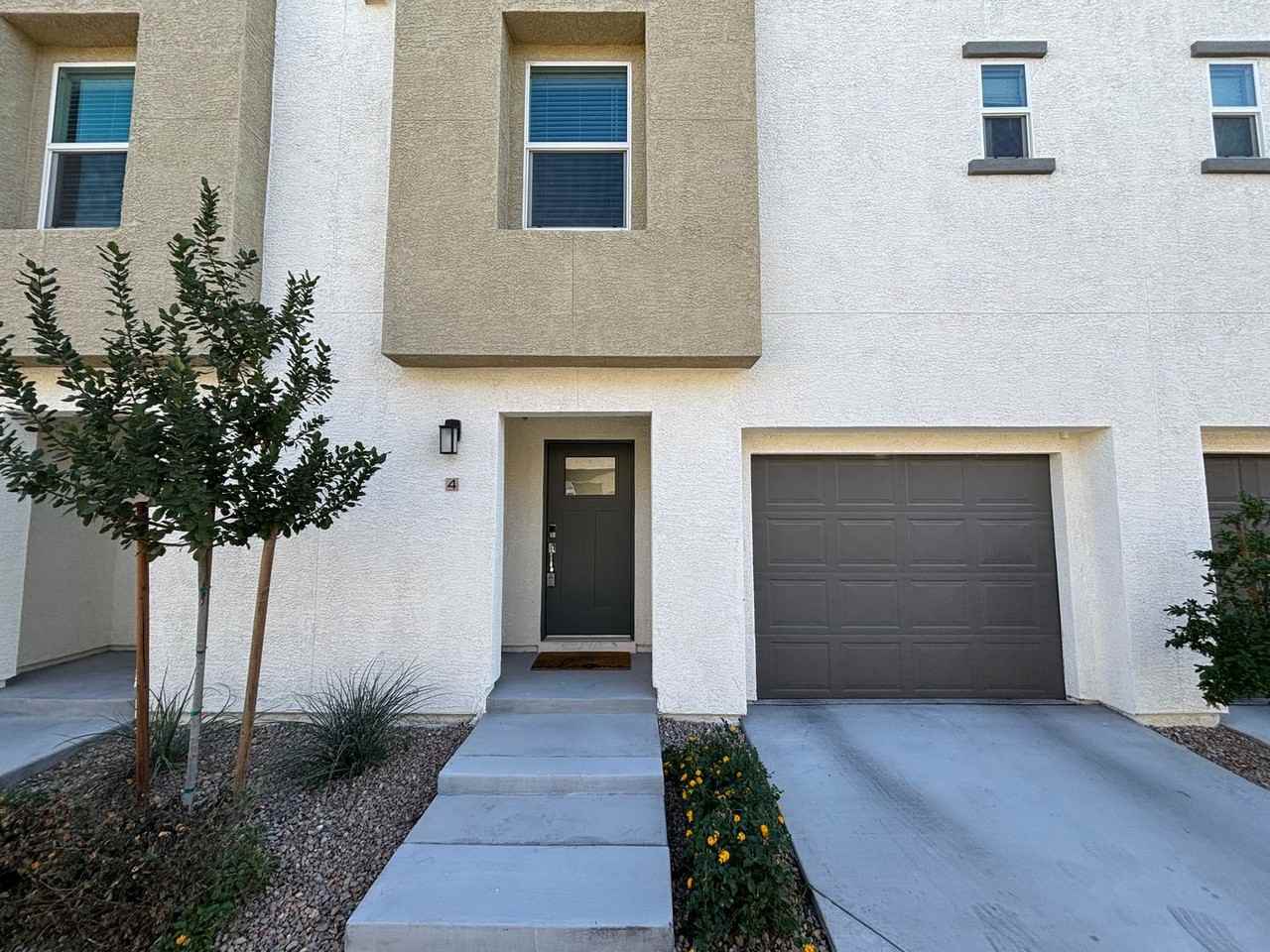 2735 Atomic Tangerine Way - Photo 2 of 50
