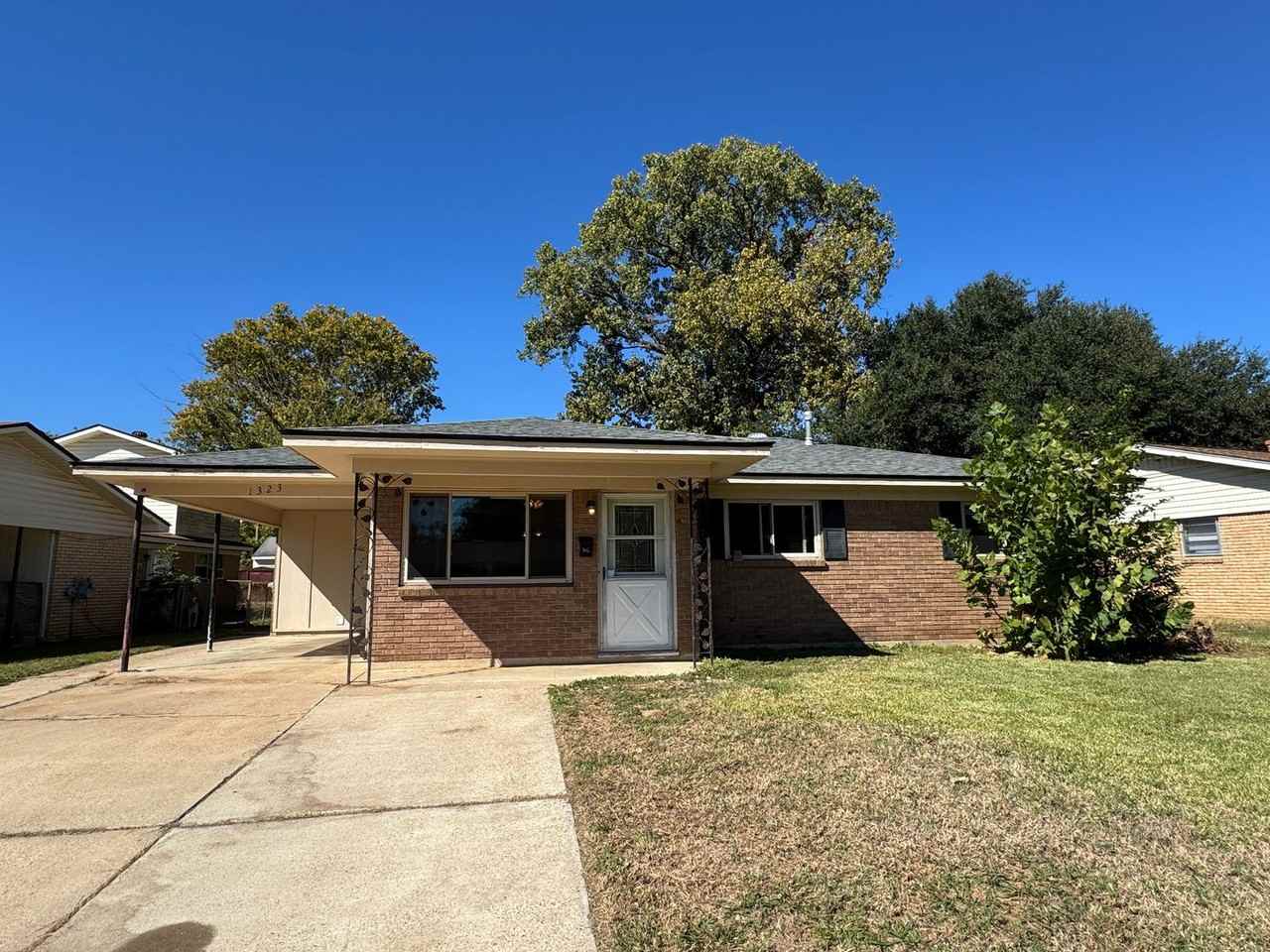 1323 Violet Ave - Photo 2 of 13