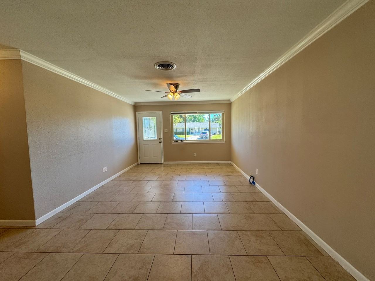 1323 Violet Ave - Photo 4 of 13