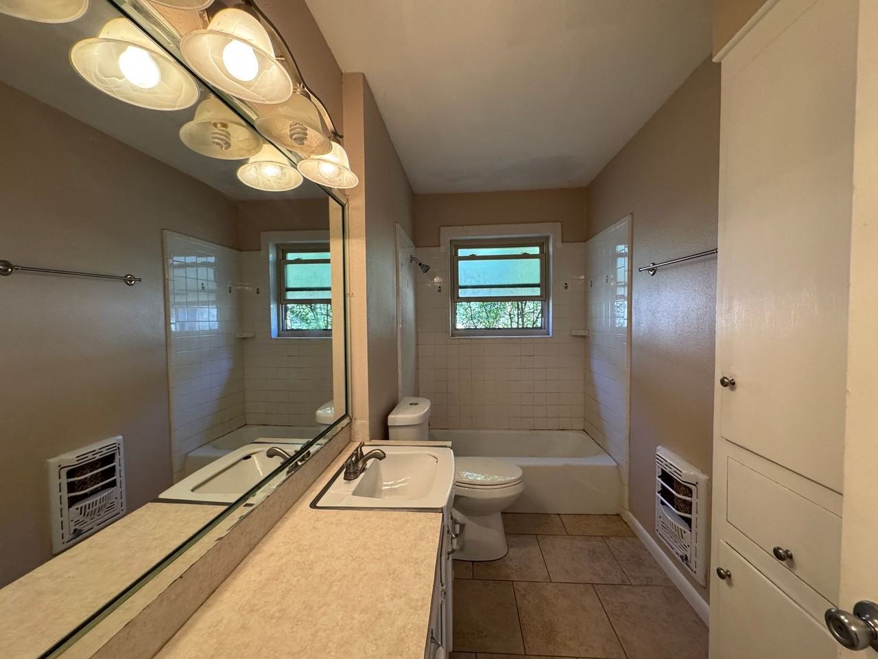 1323 Violet Ave - Photo 7 of 13