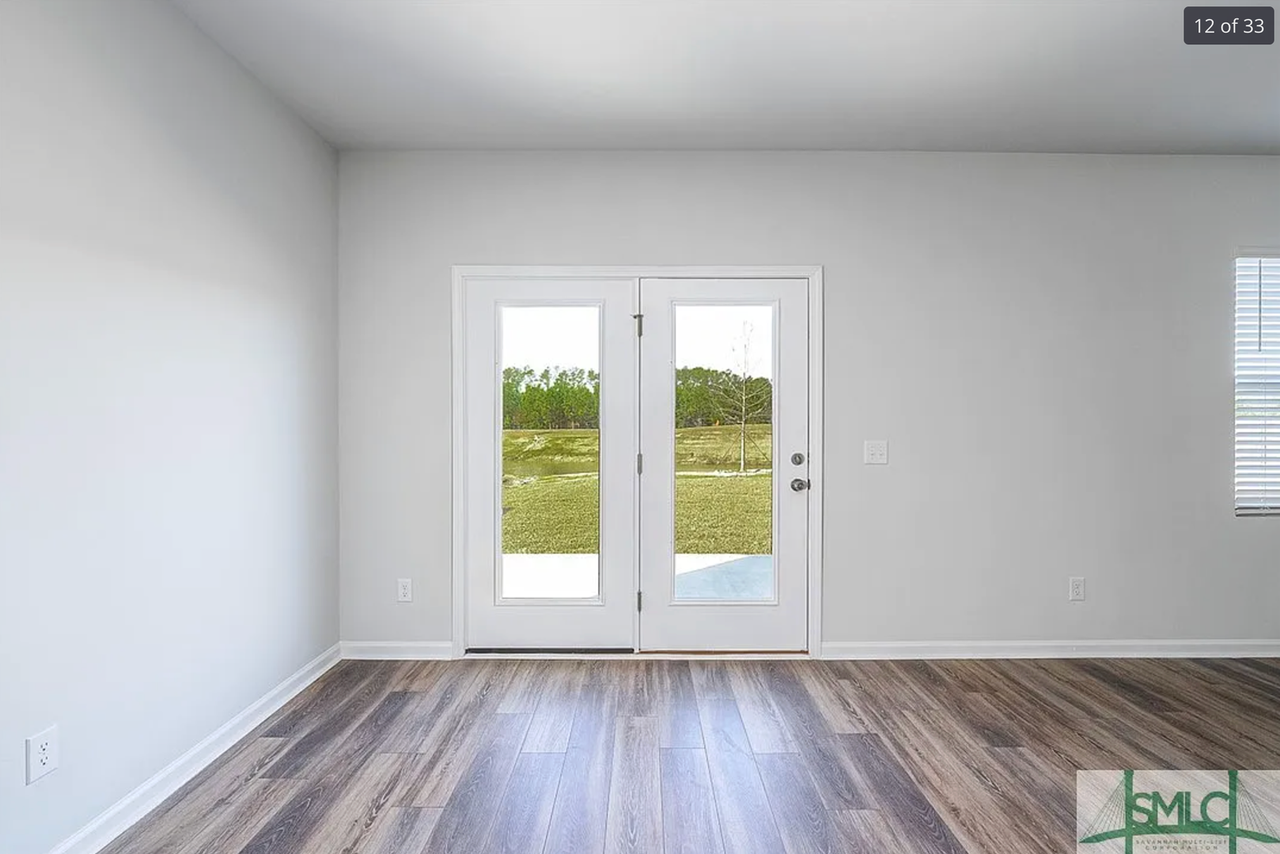 186 Crosstown Ave - Photo 3 of 33