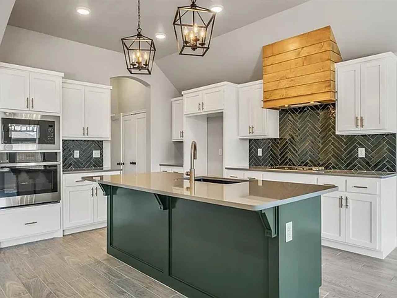 16004 Flint Dr - Photo 5 of 27