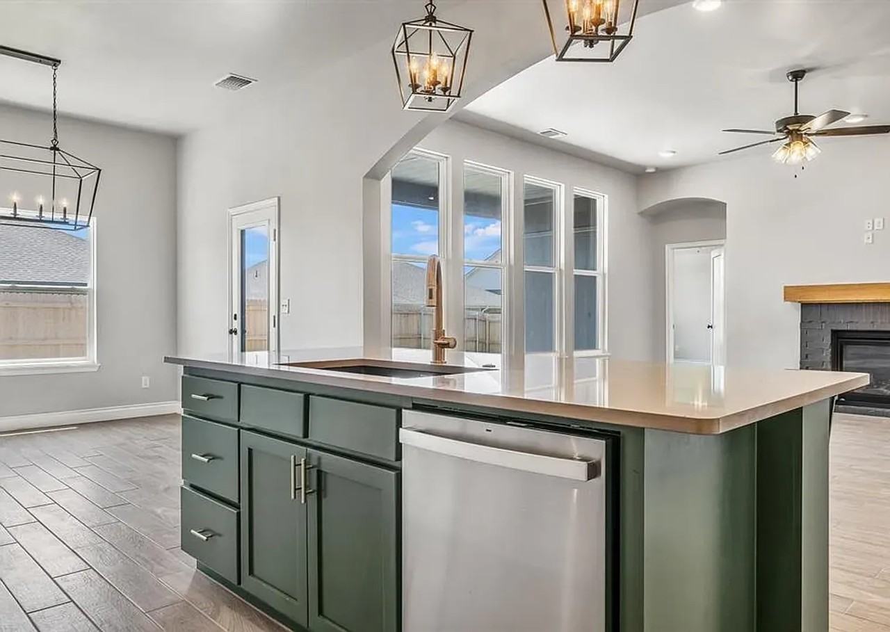 16004 Flint Dr - Photo 6 of 27