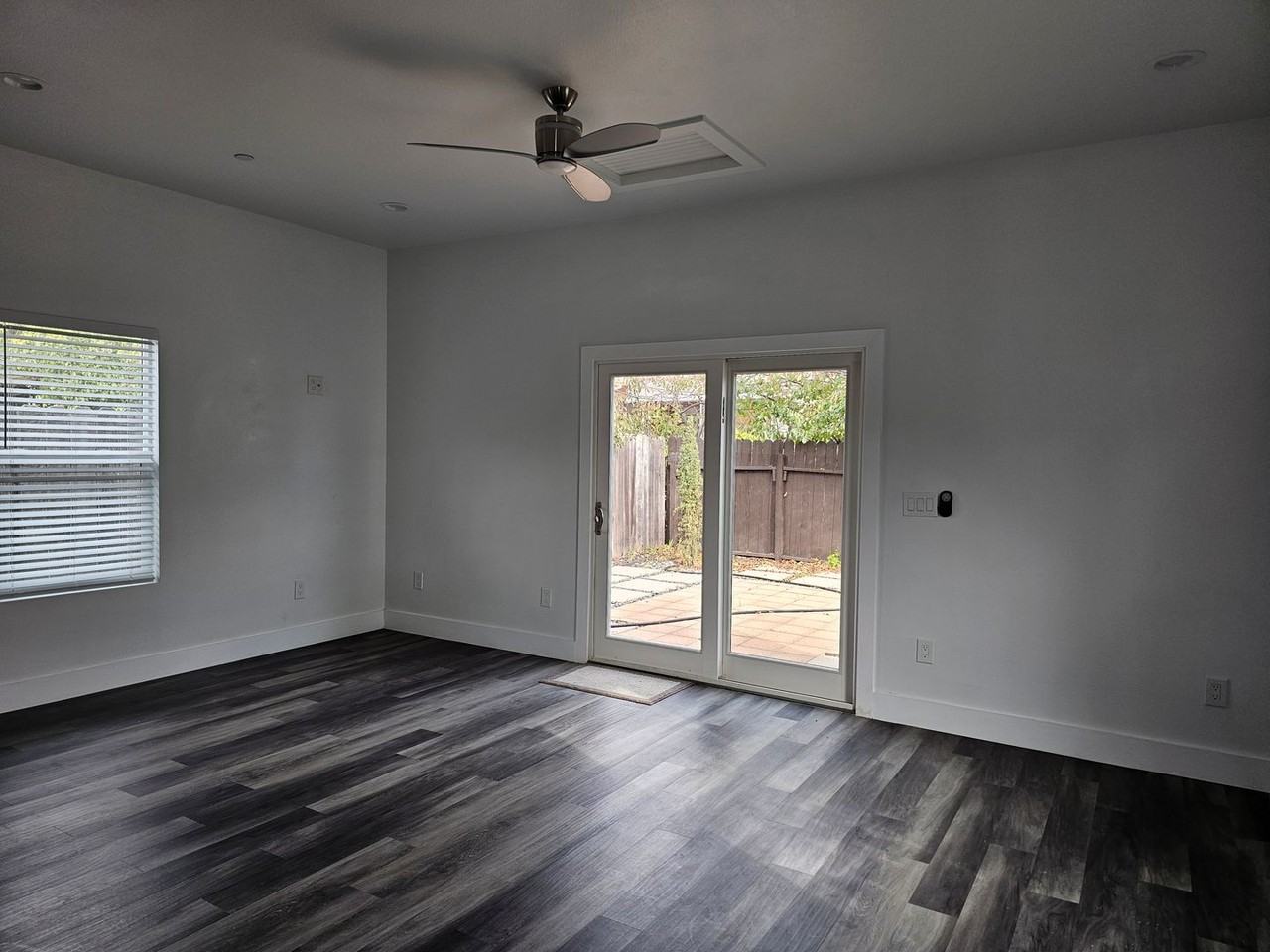 536 37th St - Photo 4 of 18