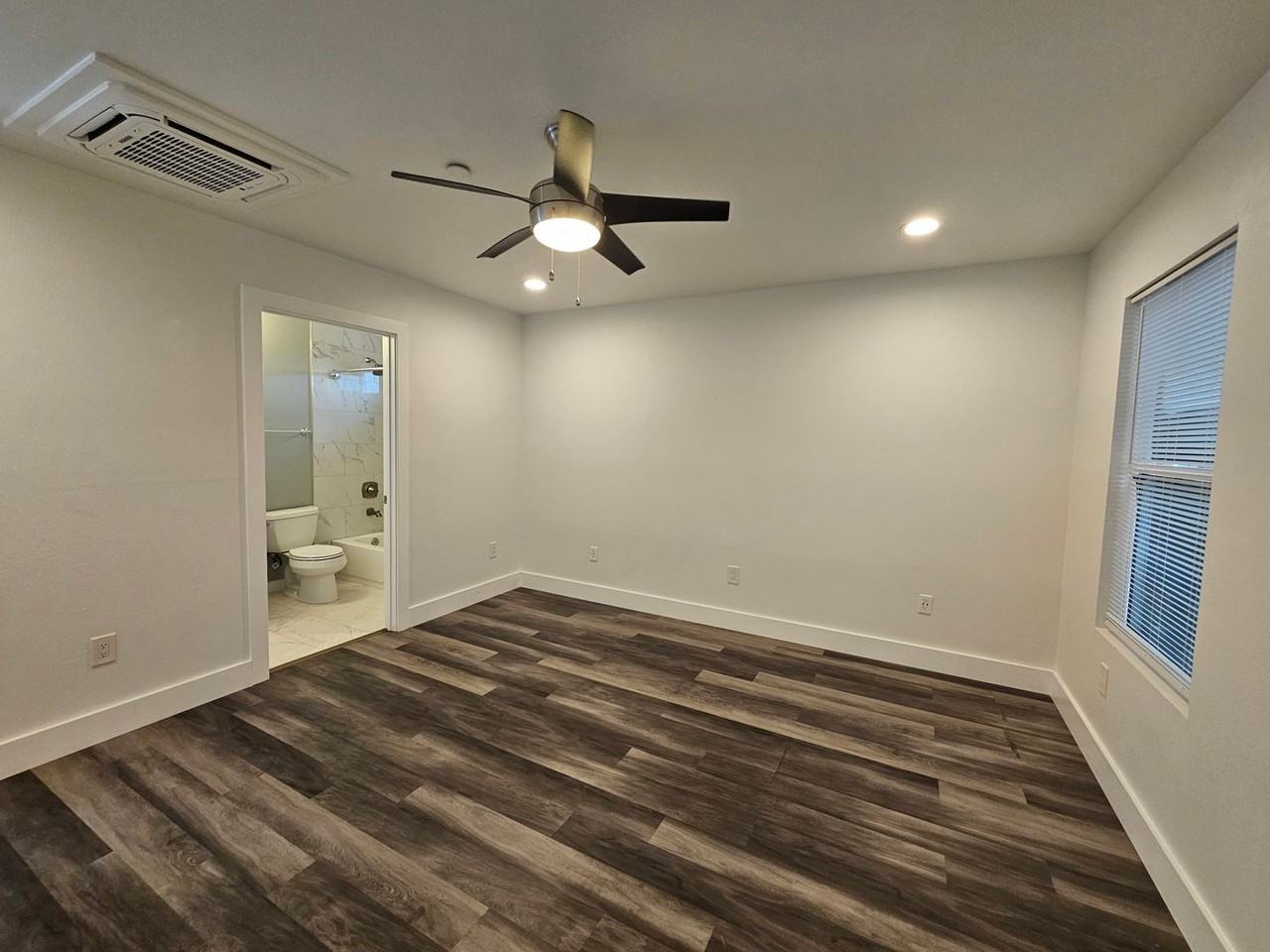 536 37th St - Photo 7 of 18