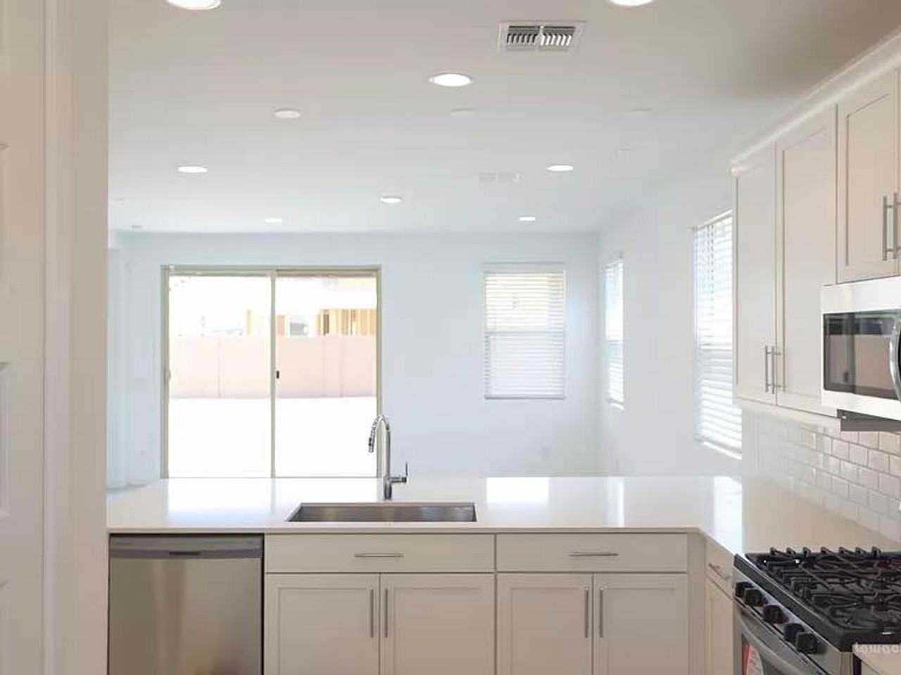 9331 W Glenrosa Ave - Photo 6 of 13