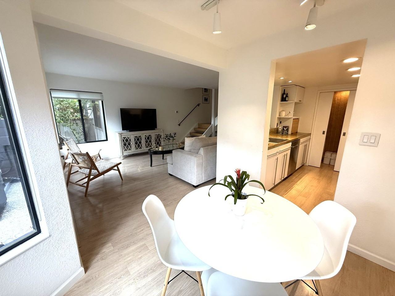 104 Dockside Cir - Photo 6 of 19