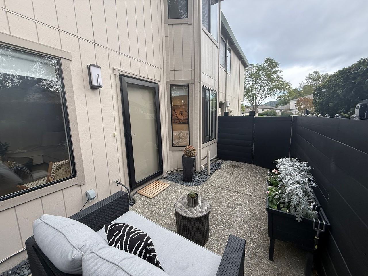 104 Dockside Cir - Photo 2 of 19