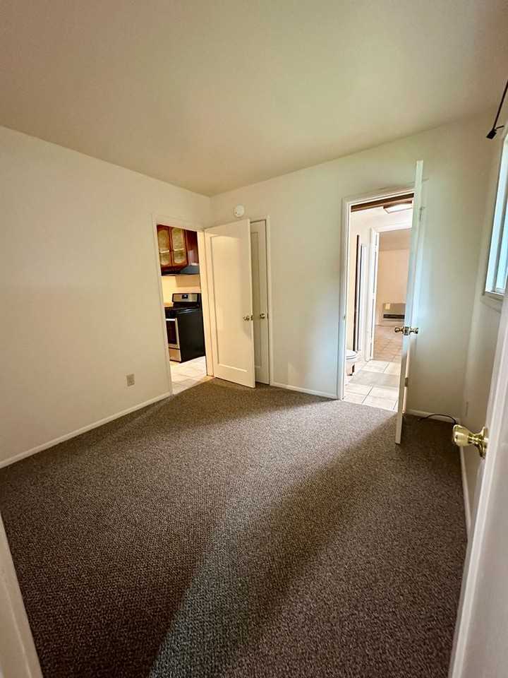 1414 Beverly Dr - Photo 3 of 23