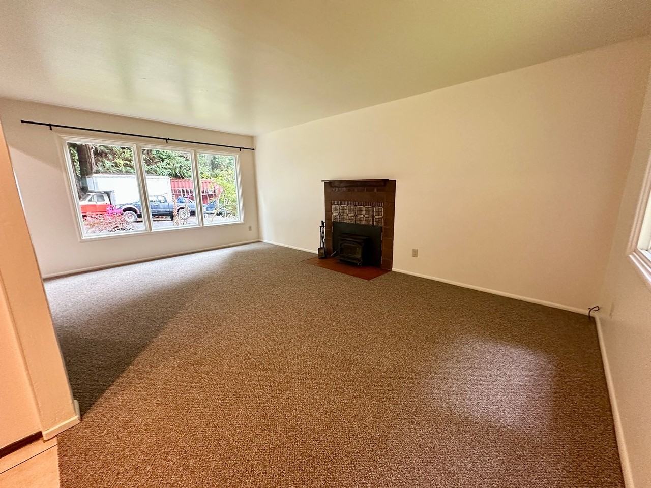 1414 Beverly Dr - Photo 5 of 23