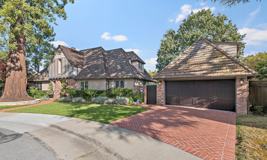 527 Carmel Cir - Photo 1 of 1