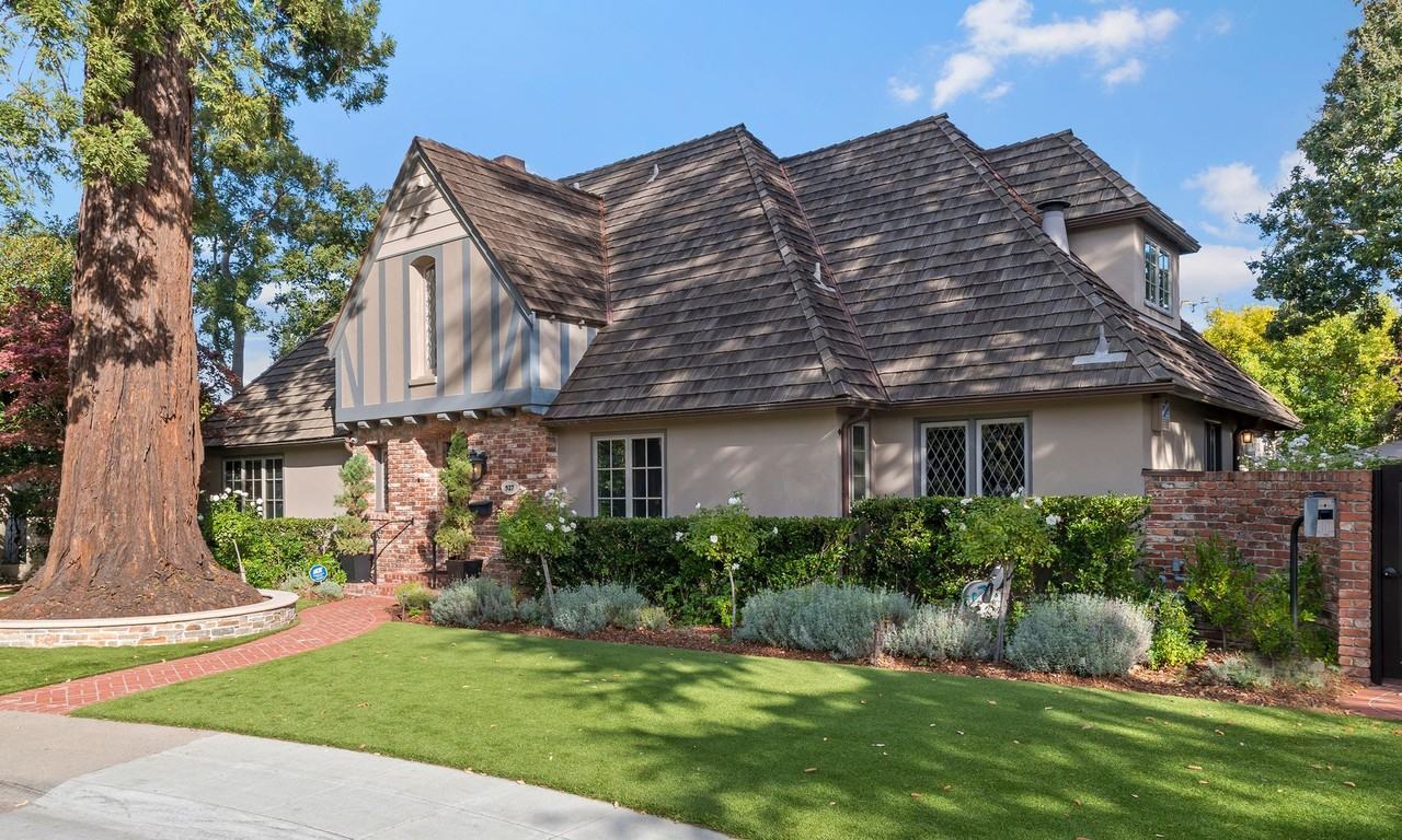 527 Carmel Cir - Photo 2 of 50