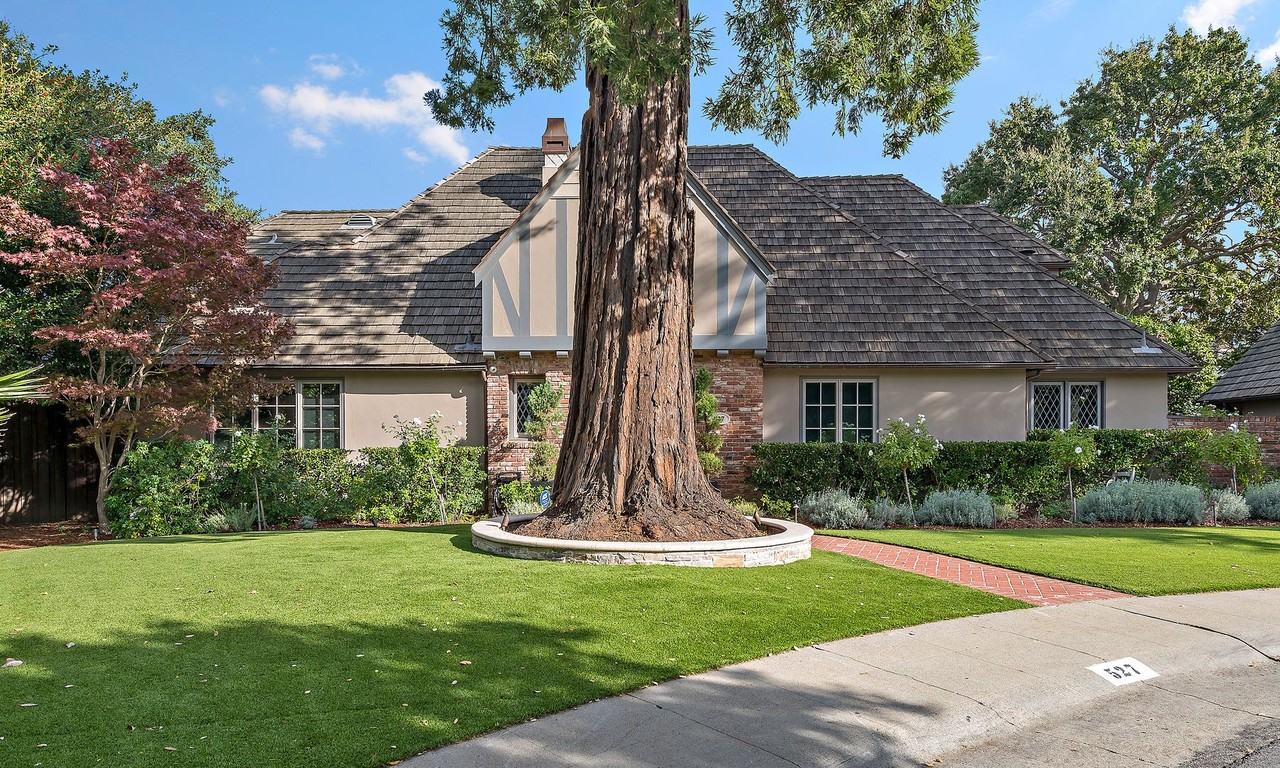 527 Carmel Cir - Photo 3 of 50