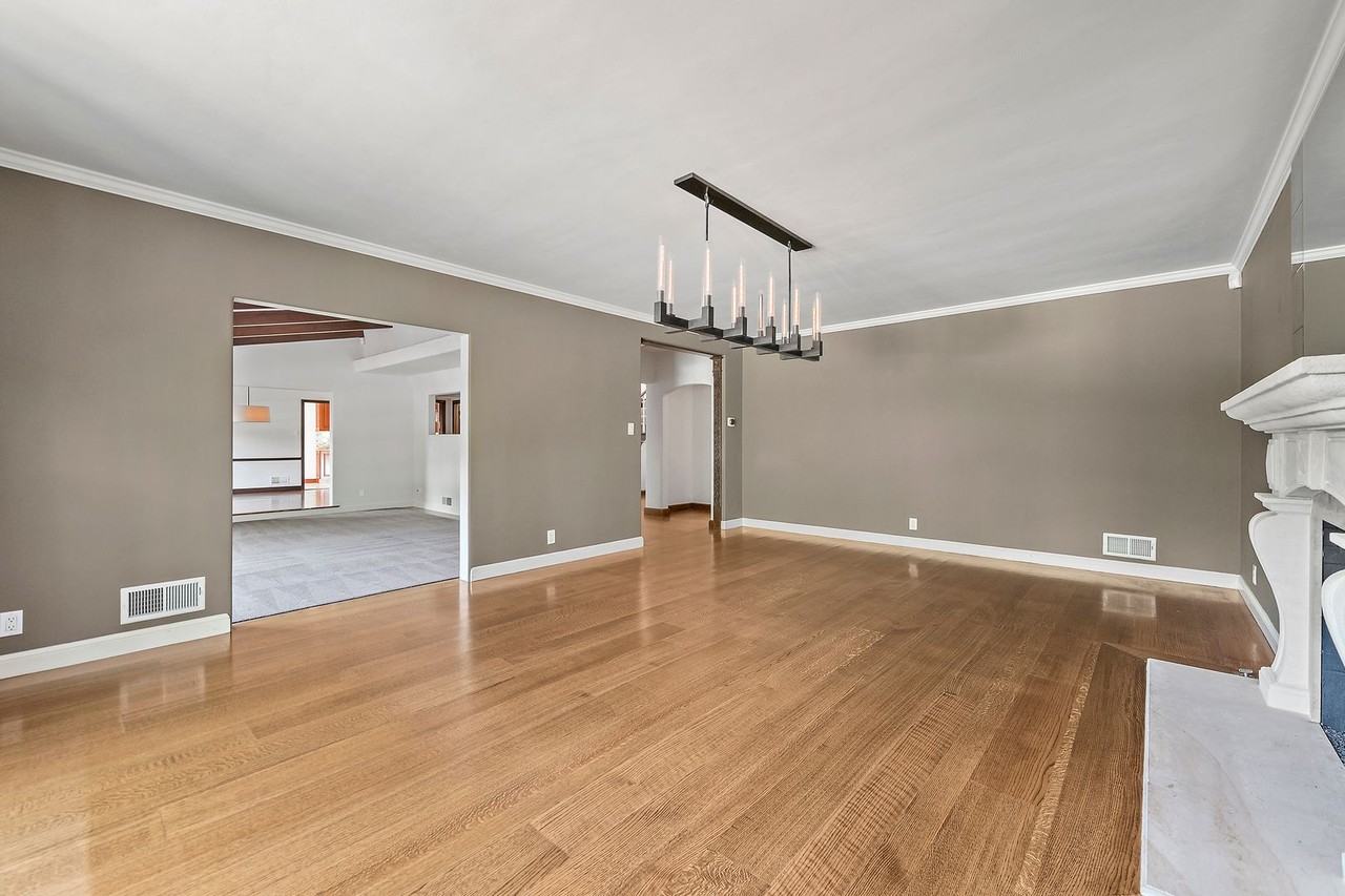 527 Carmel Cir - Photo 7 of 50